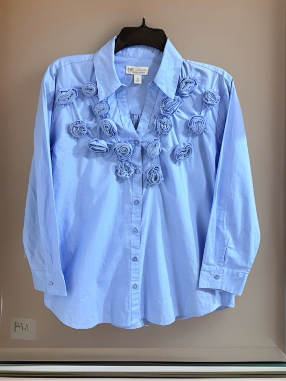NWT Cato Collection LE Women’s Light Blue Button-Up Shirt w/Rosette Accents - S